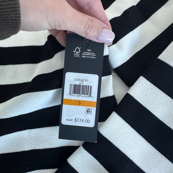 Karl Lagerfeld sweater - Picture 7 of 9